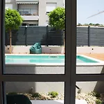 Apartman Cozy Seaside With Private Pool & Terrace Split