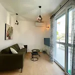 Cozy Seaside With Private Pool & Terrace Apartman *