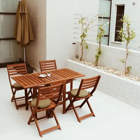 Cozy Seaside With Private Pool & Terrace سبليت