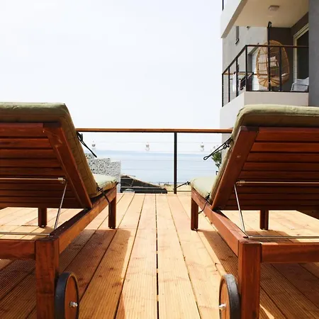 Cozy Seaside Apartment With Private Pool & Terrace *