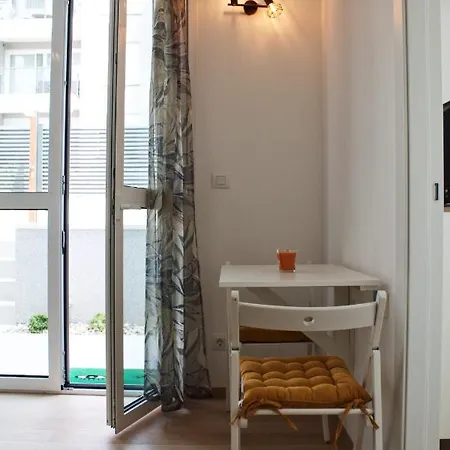 Cozy Seaside With Private Pool & Terrace شقة سبليت